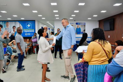 Prefeito Canella visita Policlínica Tamoios e anuncia chegada de mais médicos para unidade em Belford Roxo