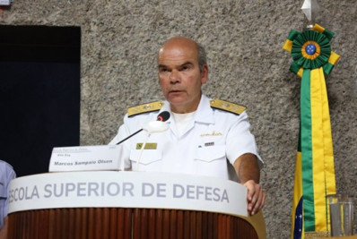 Comandante da Marinha assume interinamente o Ministério da Defesa