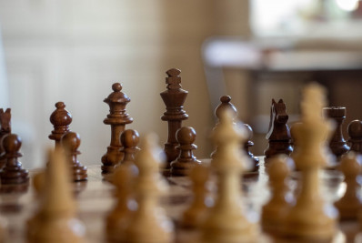 Talibãs proíbem o xadrez no Afeganistão; entenda