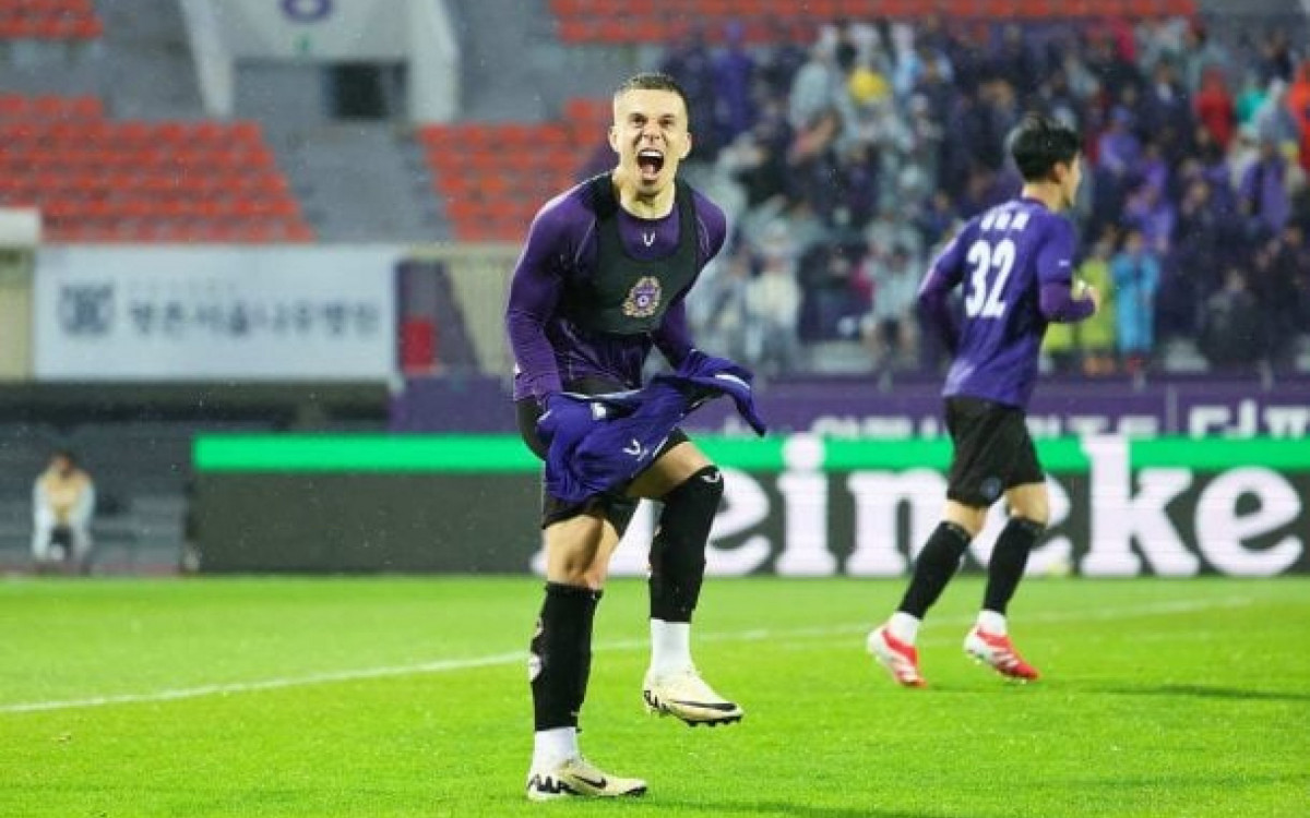 Revelado por Dorival J&uacute;nior no Santos, meia brasileiro chega a 50 jogos na Coreia do Sul