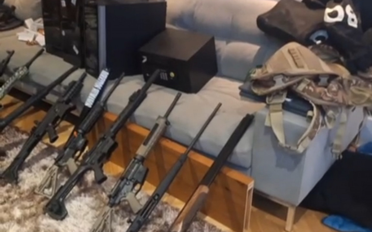 Operação Contenção prendeu diversos fuzis nos endereços dos alvos