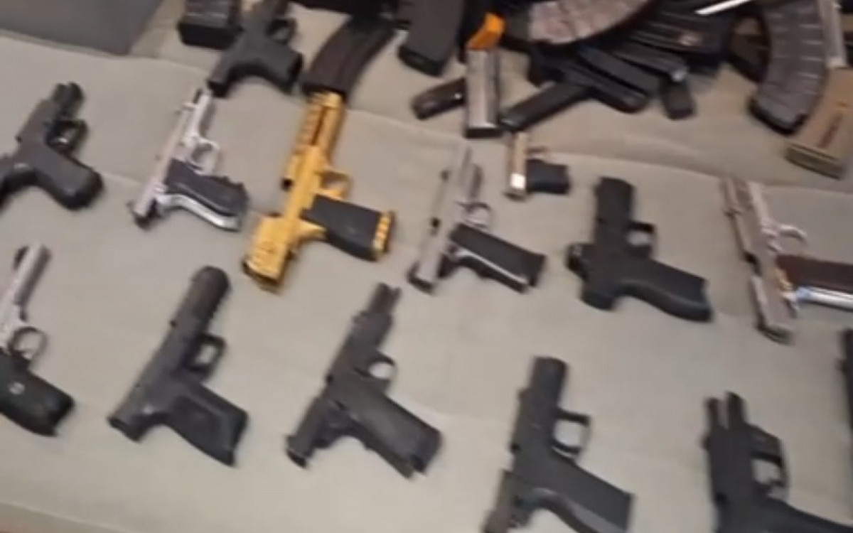 Operação Contenção apreendeu diversas pistolas em endereços de investigados