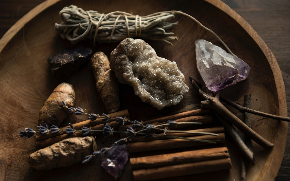 7 pr&aacute;ticas eficazes para afastar energias negativas