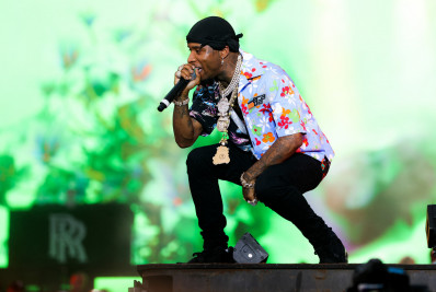 Rapper Tory Lanez é esfaqueado 14 vezes em prisão nos EUA