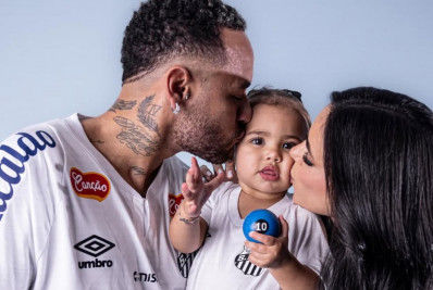 Grávida, Bruna Biancardi exibe bastidores de ensaio com Neymar e Mavie