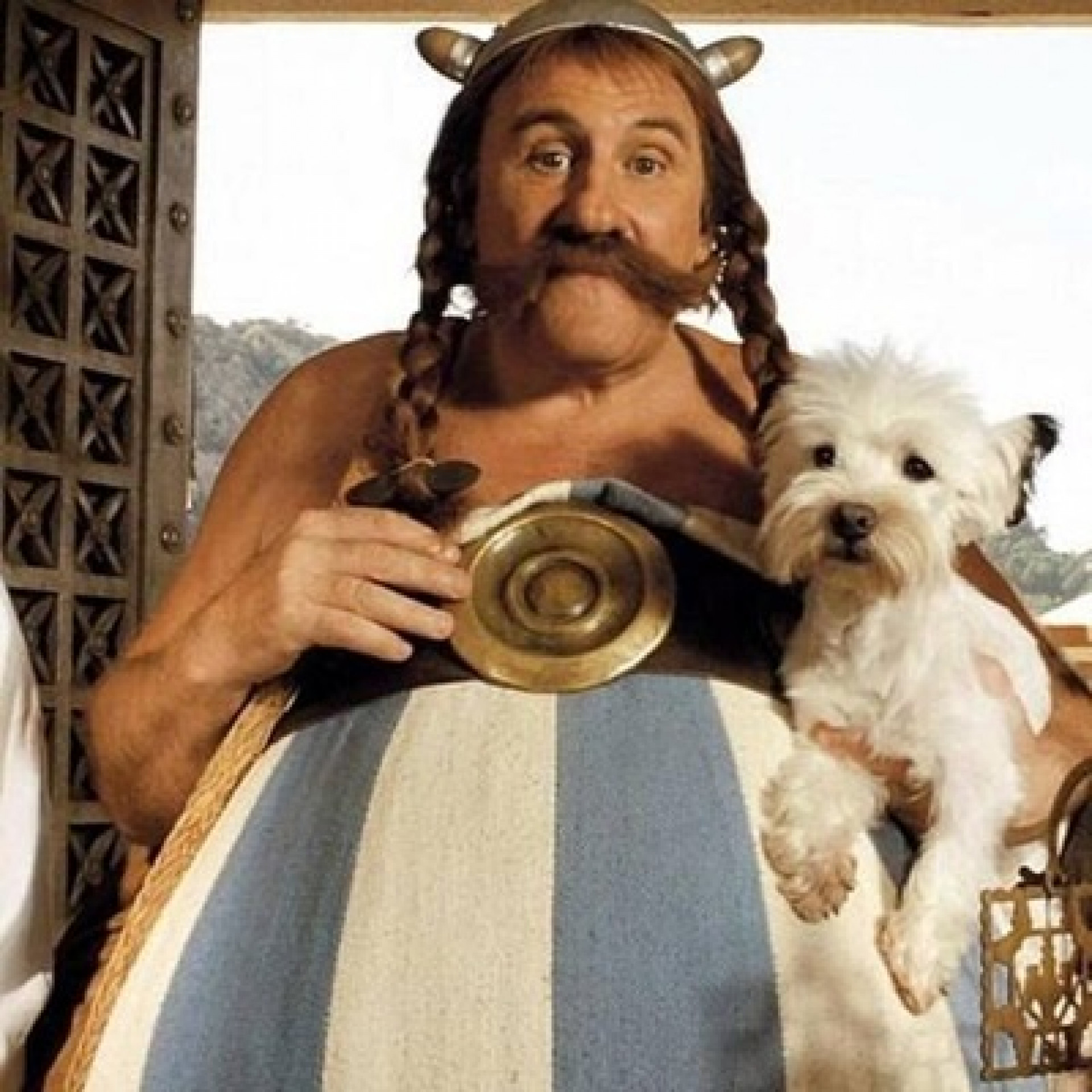 Depardieu caracterizado como 'Obelix', da série de filmes 'Astérix e Obelix' - Reprodução