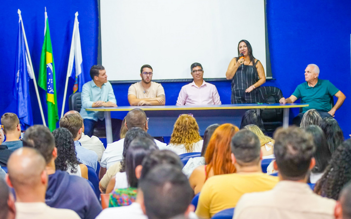 A secretária de Educação, Eneila Lucas, comentou sobre o momento de transformação na educação do município