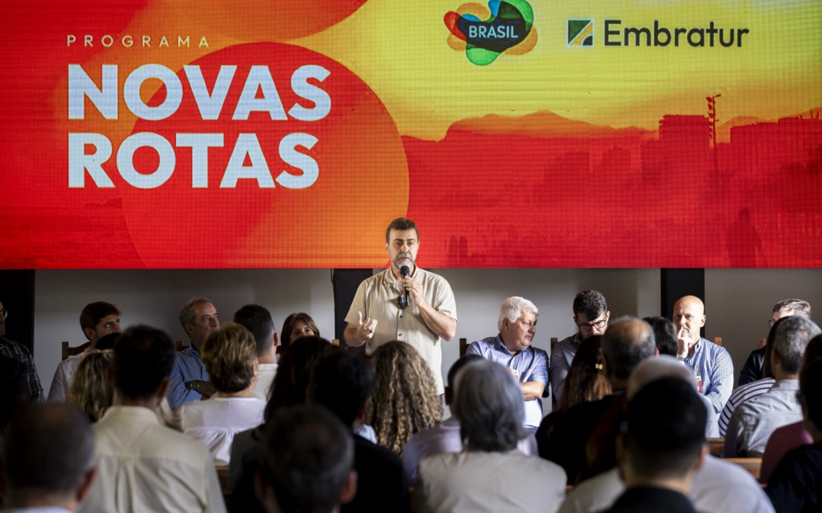 O presidente da Embratur, Marcelo Freixo, lançará no Programa Novas Rotas junto aos prefeitos da Costa do Sol nesta sexta-feira (16)