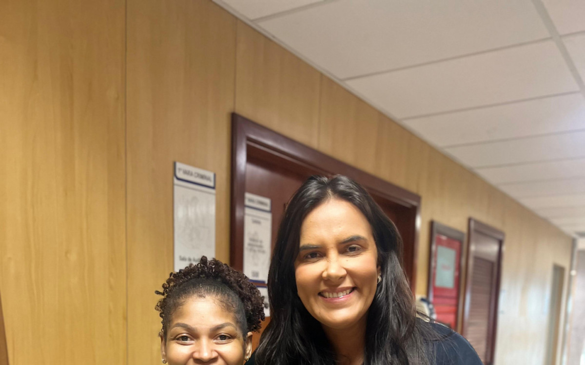 Erica de Jesus ao lado de Erica Paes, fundadora do Programa Empoderadas