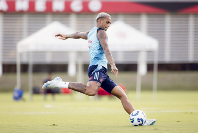 Wesley topa oferta do City e aguarda acerto do Flamengo com clube inglês, diz jornalista