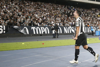 Artur exalta empenho do Botafogo em vitória na Libertadores: 'Não desistiu'