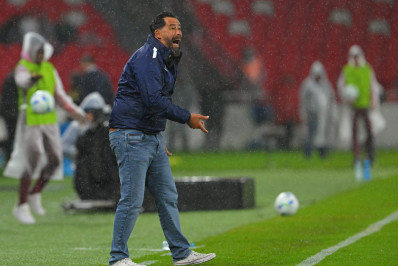 Técnico da LDU rasga elogios ao Flamengo antes de 'decisão': 'Potencial diferente'