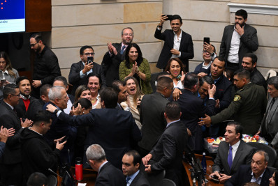 Senado da Colômbia rejeita consulta popular de Petro, que acusa 'fraude'