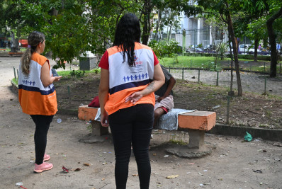 Niterói realiza ações de abordagem social e zeladoria na Praça do Rink