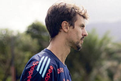 De volta ao Flamengo como auxiliar, Rodrigo Caio recebe elogios de zagueiro