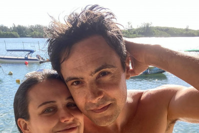 Sergio Guizé celebra aniversário ao lado de Bianca Bin