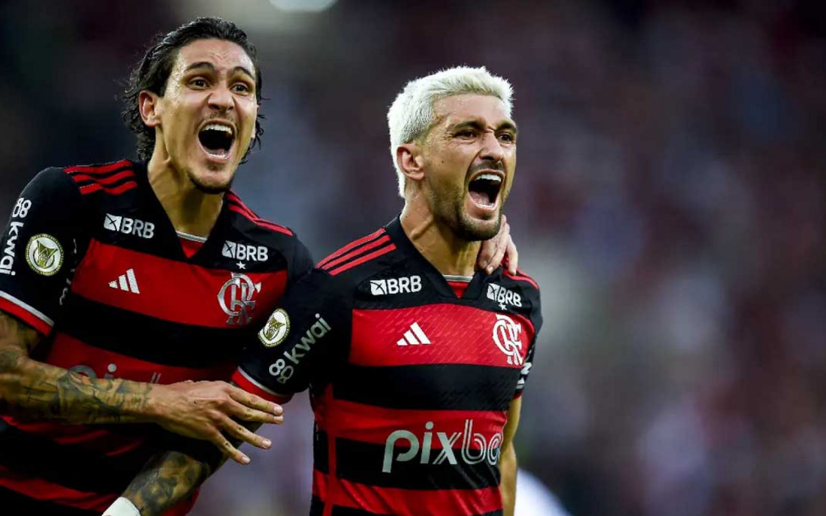 Pedro e Arrascaeta em ação pelo Flamengo