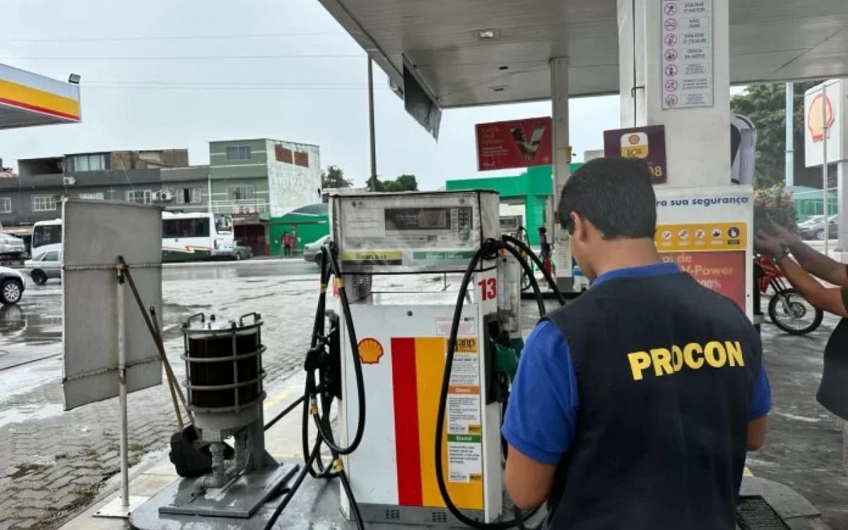 Fiscalização do Procon em postos de combustíveis