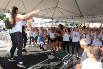 Comemoração ao Dia das Mães em Nova Iguaçu foi marcado com aulão de ginástica, serviços de saúde e cultura