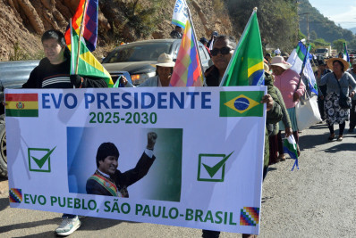 Caravana de apoio à candidatura invalidada de Evo Morales avança na Bolívia