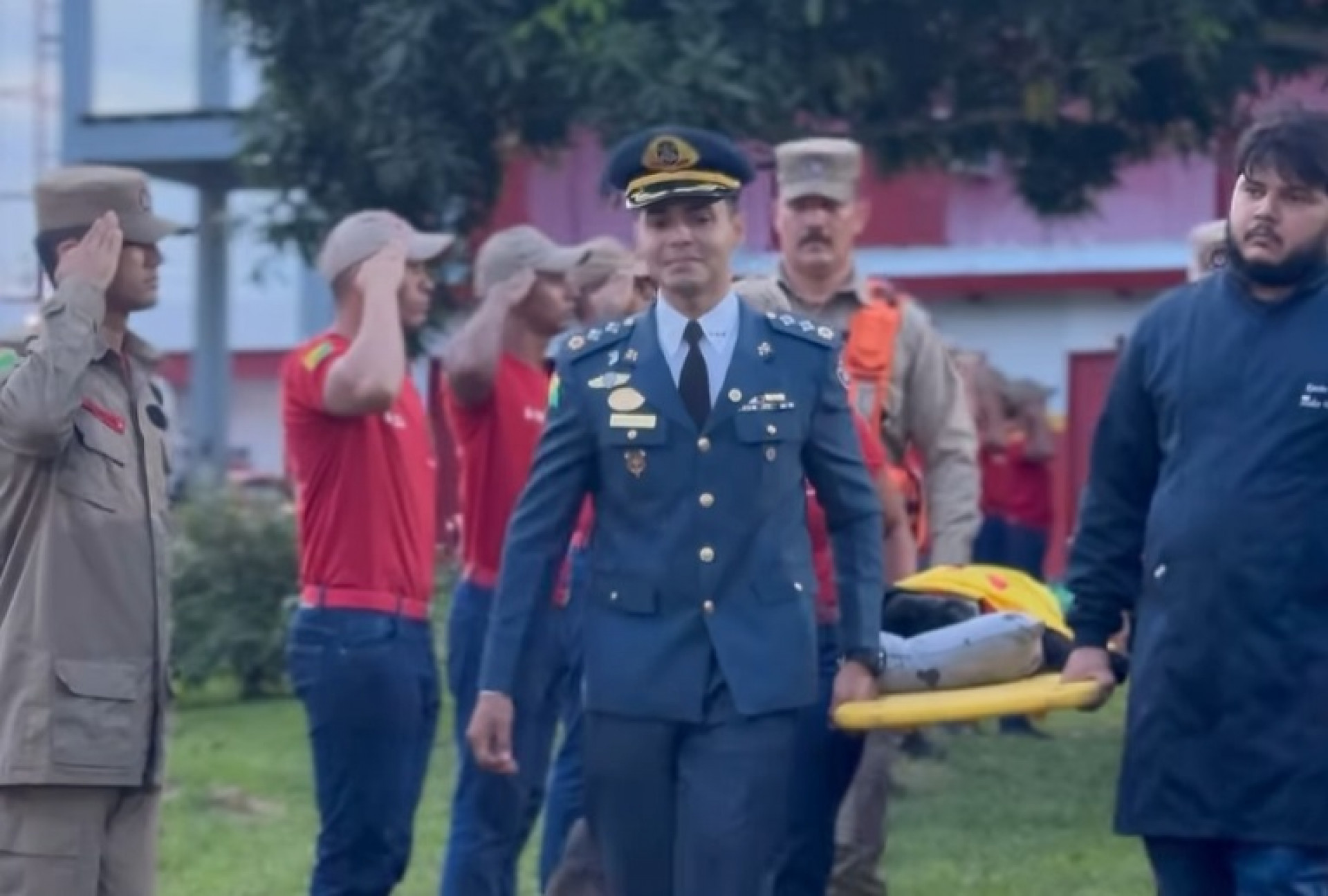 Diversos militares estavam presentes na cerimônia - Reprodução/Instagram