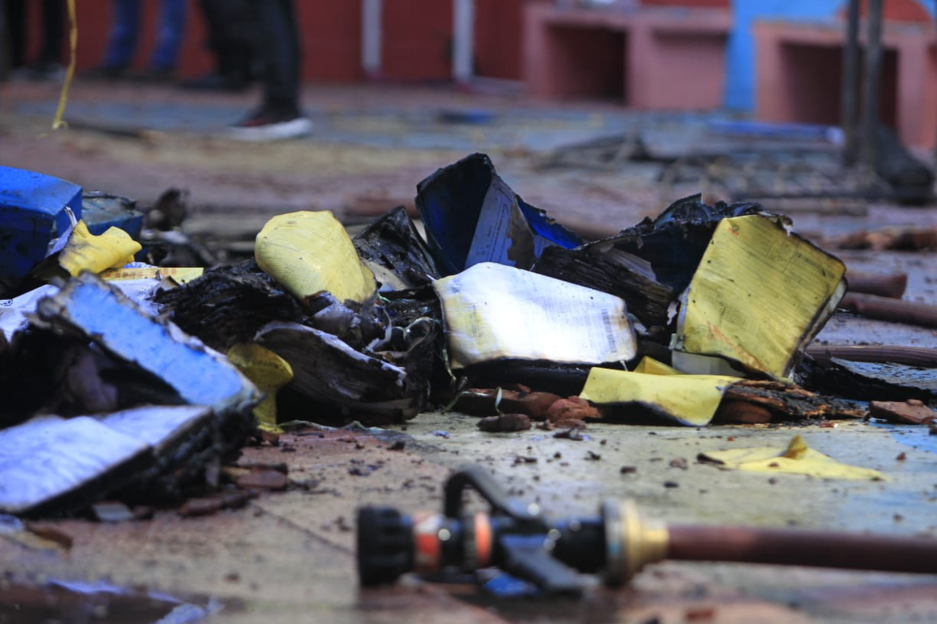 Imagens mostram destruição na Escola Municipal Leitão da Cunha, na Tijuca, após incêndio nesta quinta (15) - Reginaldo Pimenta/Agência O DIA