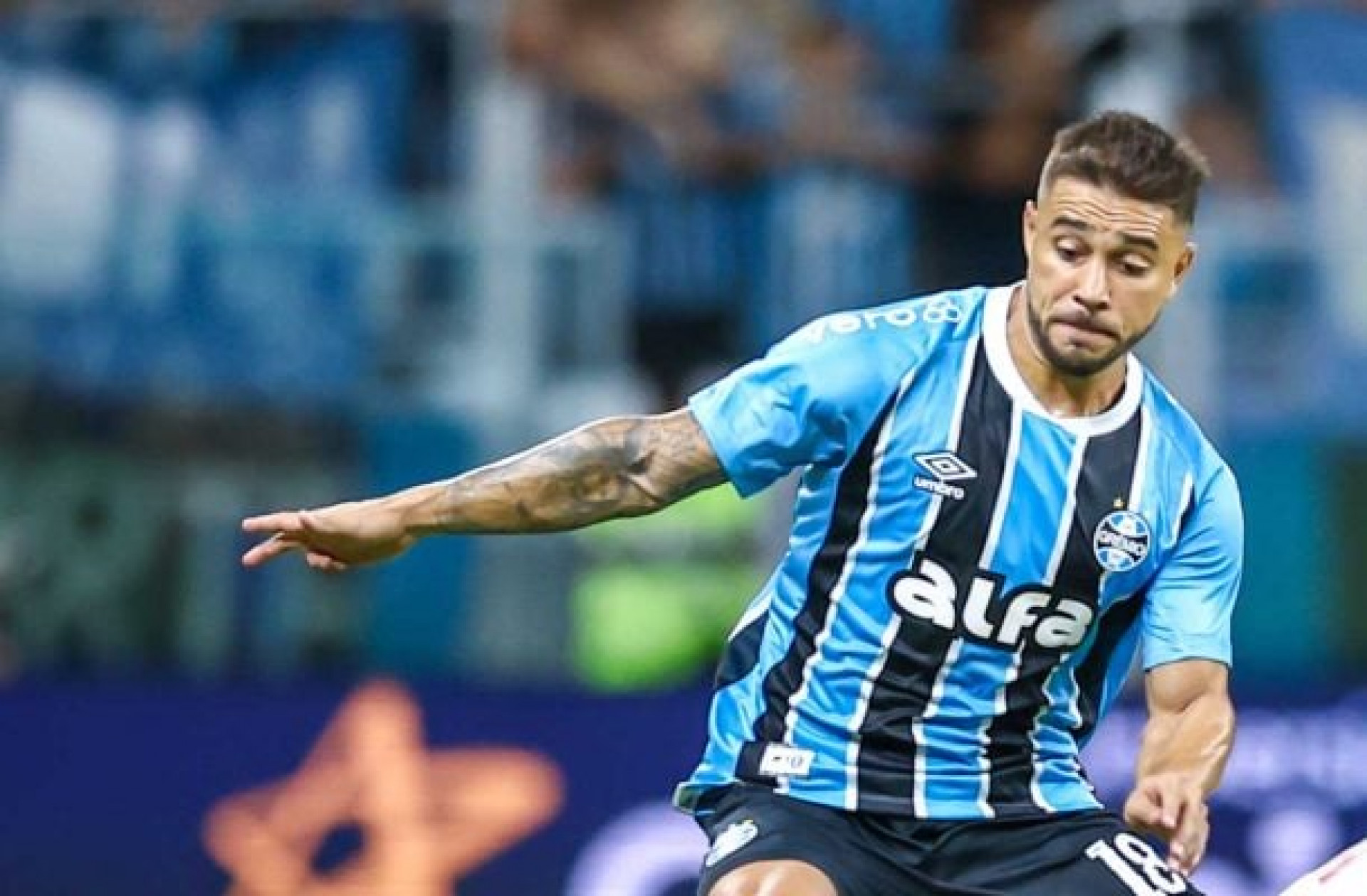Sem lesão, João Pedro retorna ao Grêmio, já Igor Serrote será ausência por um mês