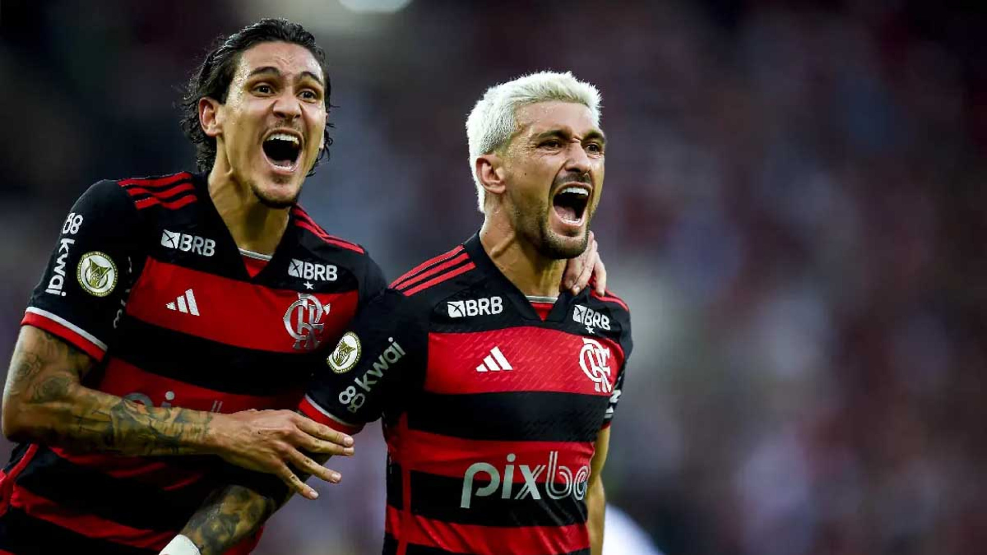 Pedro e Arrascaeta em a&ccedil;&atilde;o pelo Flamengo - Reprodu&ccedil;&atilde;o