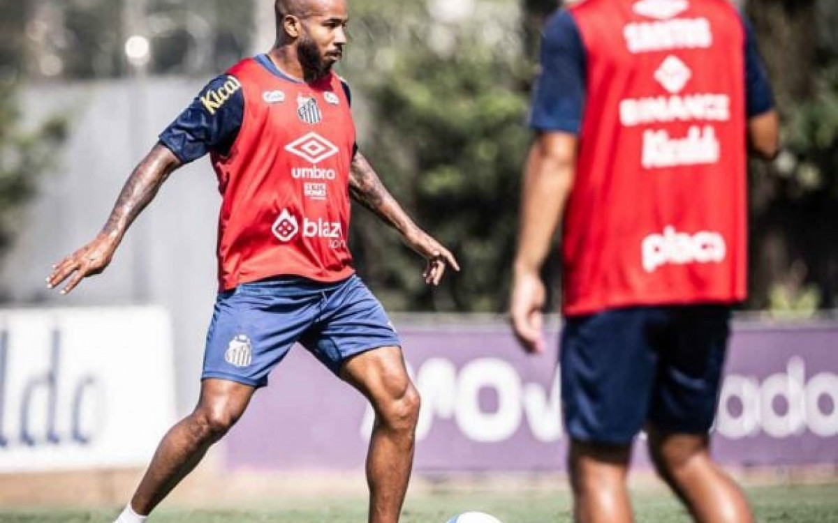 Santos n&atilde;o paga parcelas por compra de meia, e Atl&eacute;tico-MG aciona o CNRD