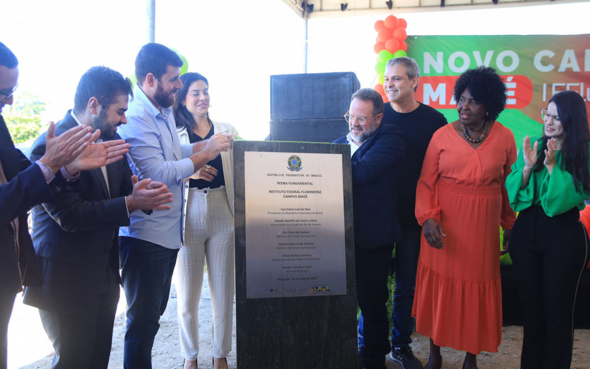 Mag&eacute; realiza lan&ccedil;amento da pedra fundamental do campus do IFF - Divulga&ccedil;&atilde;o