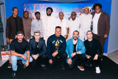 Sorriso Maroto homenageia Fundo de Quintal em audiovisual gravado em Londres