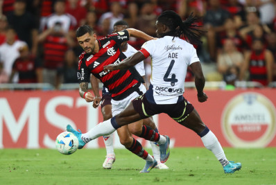 Arrascaeta alcança recorde pelo Flamengo na Libertadores