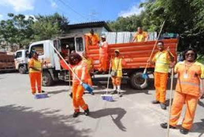 Dia do Gari: profissionais são essenciais para manter Niterói entre as cidades mais limpas do Brasil