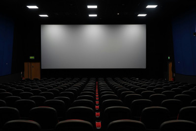 Frequência do público nos cinemas caiu pela primeira vez em 2024 desde a pandemia