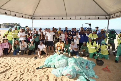 Prefeito de Cabo Frio, Dr. Serginho, participa de mutirão de limpeza no distrito de Tamoios