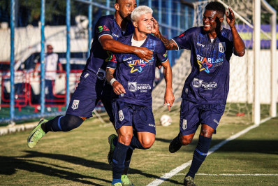 No embalo da torcida, Maricá vence Pouso Alegre e volta à briga pelo G4