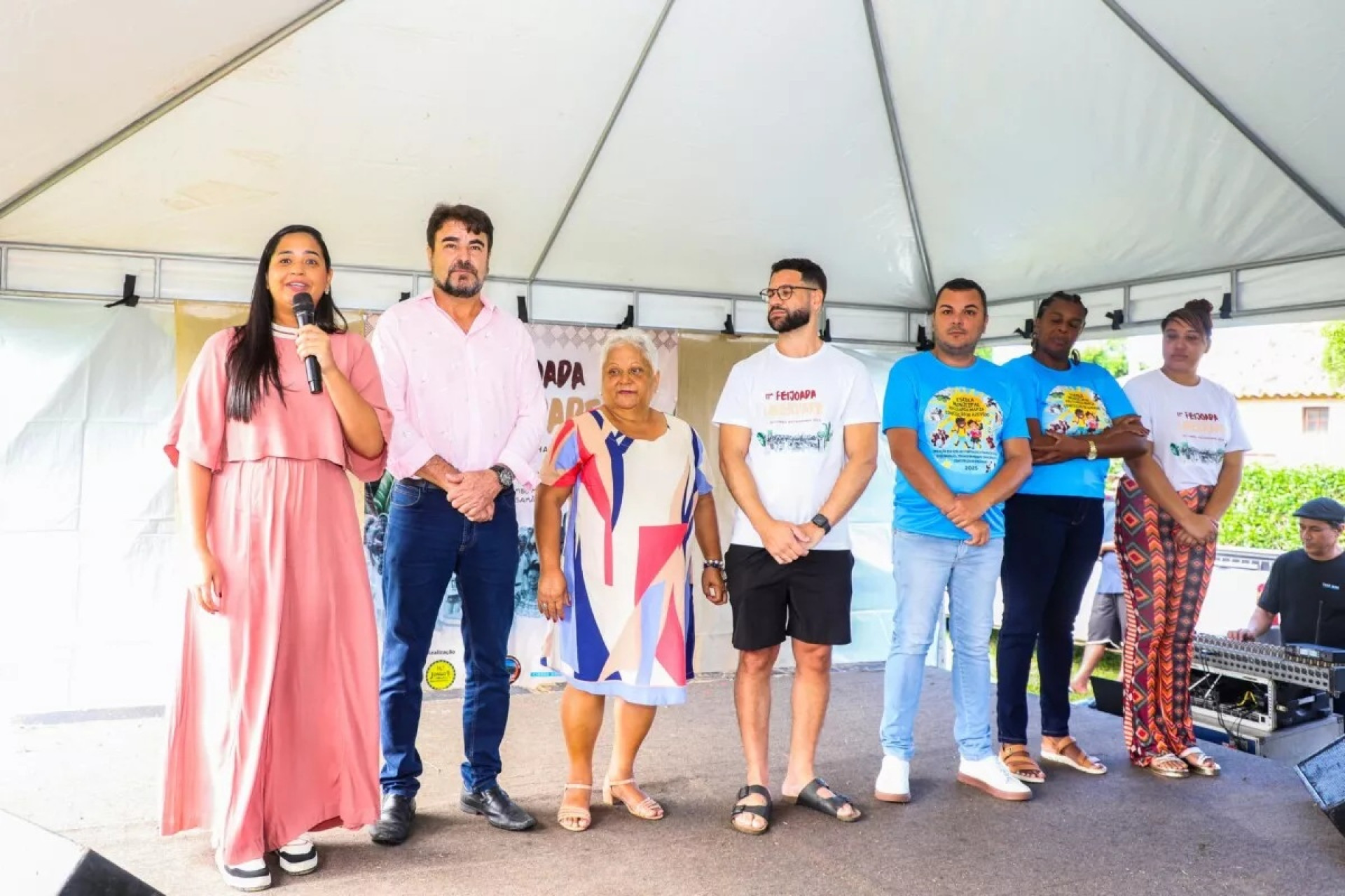 Comunidade reunida celebra heran&ccedil;a quilombola com f&eacute;, m&uacute;sica e o sabor da feijoada na Casa de Artes de Machadinha - Foto: Divulga&ccedil;&atilde;o