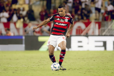 Alex Sandro valoriza ponto conquistado pelo Flamengo: 'Importante seguir somando'