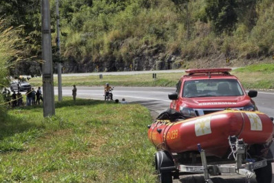 Casal é encontrado morto dentro de carro submerso em Areal