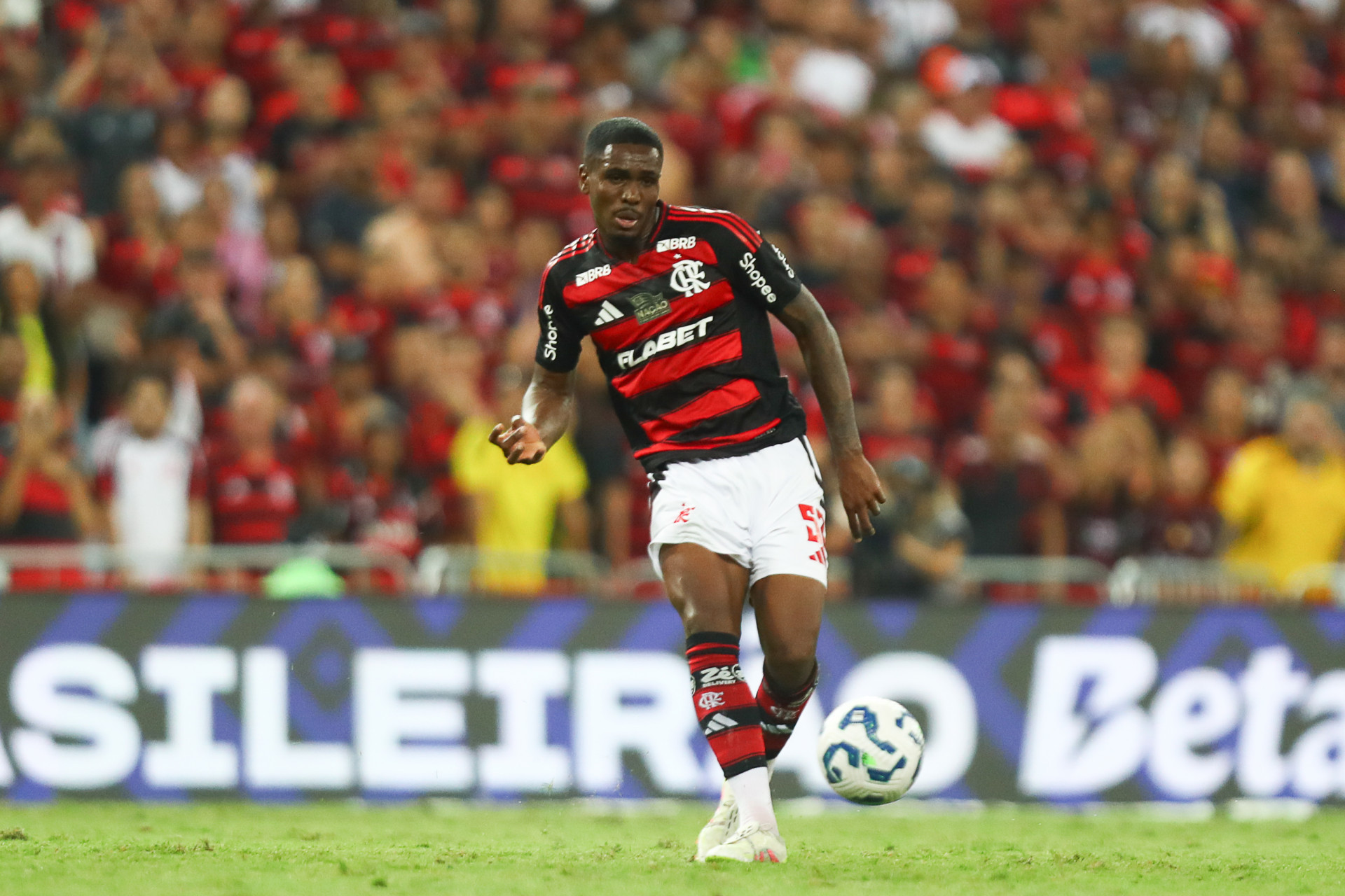 Sem Gerson, Evertton Araújo foi titular no Flamengo - Gilvan de Souza / Flamengo