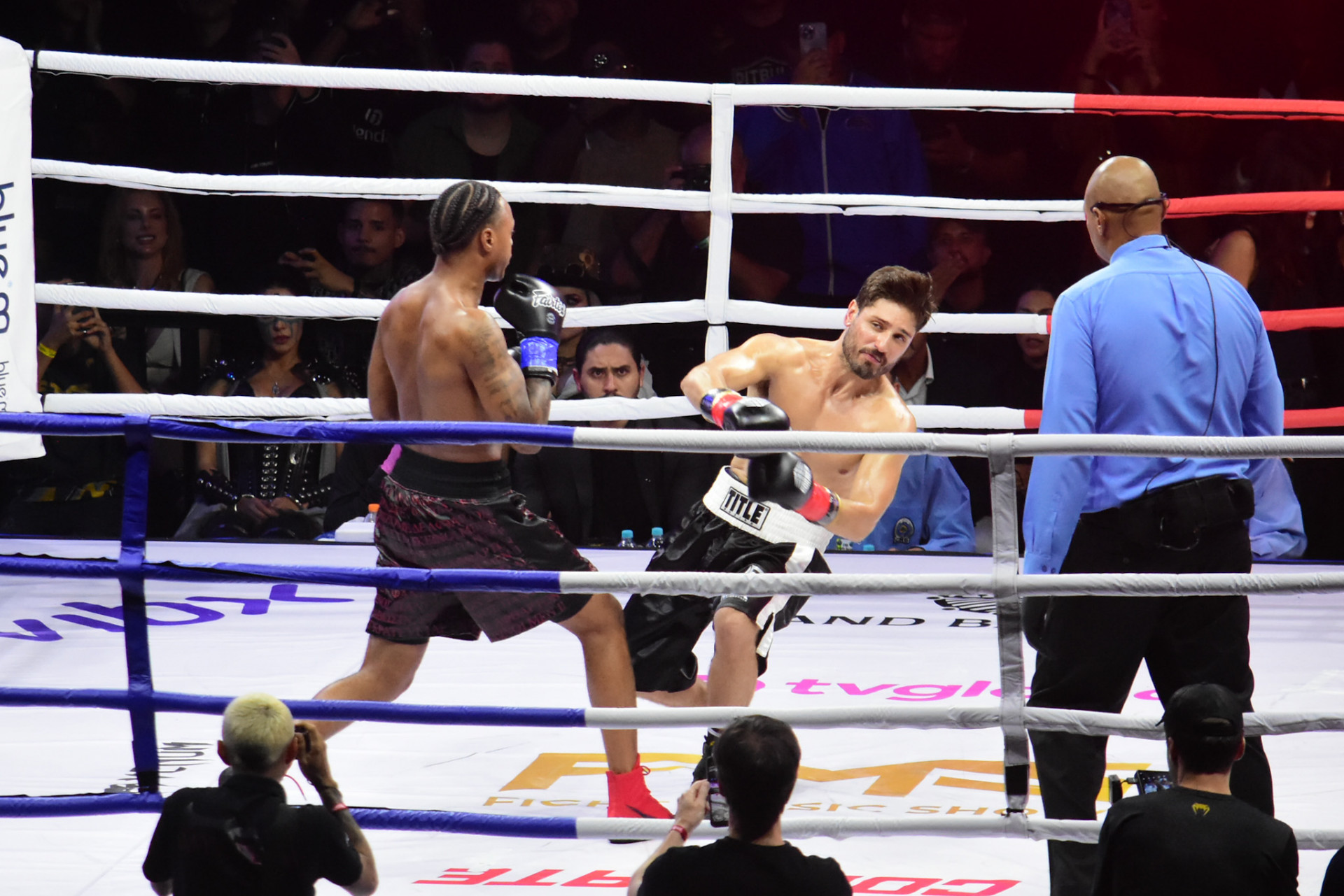 Daniel Rocha é nocauteado por TZ da Corone no Fight Music Show 6 - Clayton Felizardo/ BrazilNews