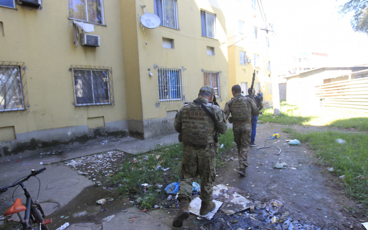 Operação policial na Cidade de Deus, nesta segunda-feira (19).