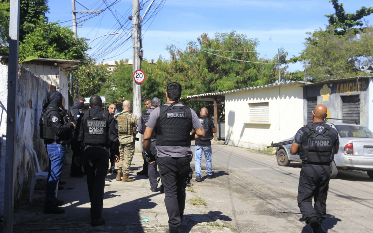 Polícia Civil busca envolvidos na morte de agente da Core baleado na Cidade de Deus