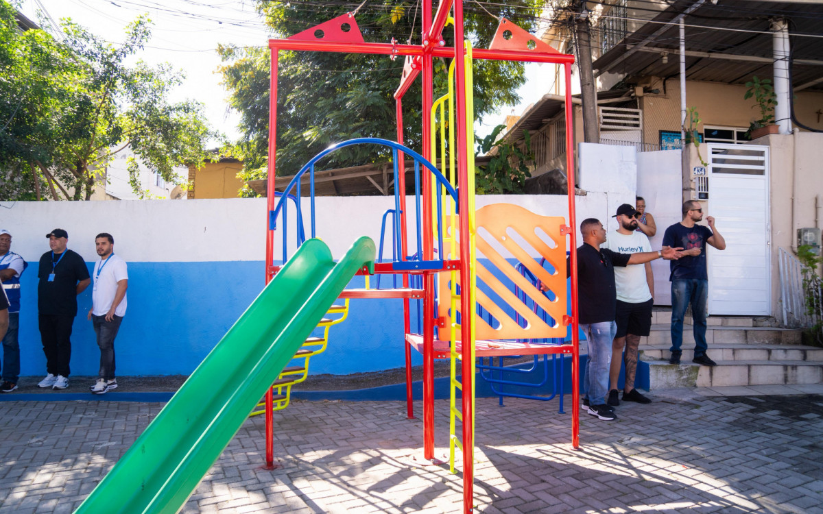 Prefeitura de Caxias entrega pra&ccedil;a reformada no Parque Lafaiete - Divulga&ccedil;&atilde;o