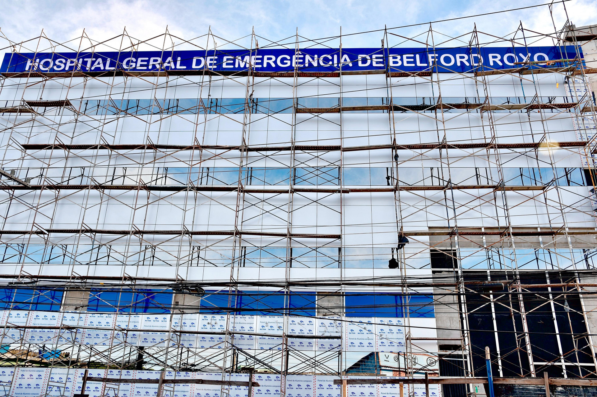 A nova estrutura do Hospital Municipal ter&aacute; quatro andares com um centro cir&uacute;rgico, sala amarela e sala vermelha - Jeovani Campos / PMBR