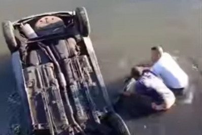 Idoso morre após carro cair no Rio Acari