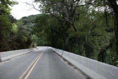 RJ-127 na Serra de Paracambi será interditada nesta terça-feira para início da montagem de nova ponte