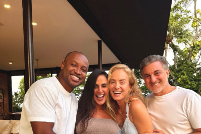 Thiaguinho e Carol Peixinho posam com Angélica e Luciano Huck