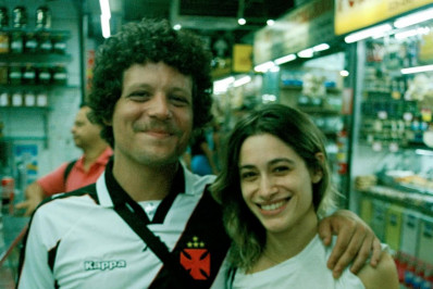 Luisa Arraes se derrete por Chico Chico, filho de Cássia Eller: 'Casal mais feliz'