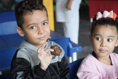 Crianças da Educação Infantil participam de oficina culinária